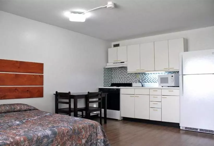 Mai'ana Airport Plaza