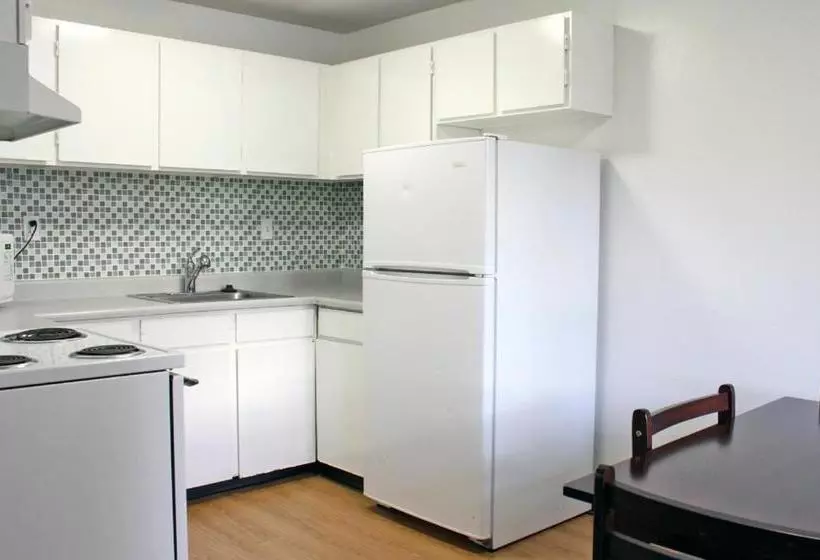 Mai'ana Airport Plaza