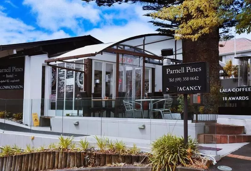 מוטל Parnell Pines