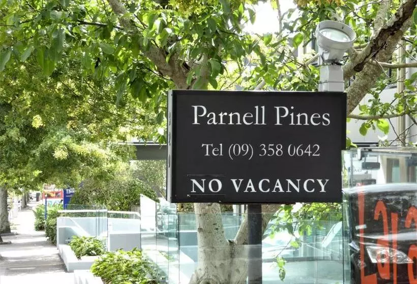 מוטל Parnell Pines
