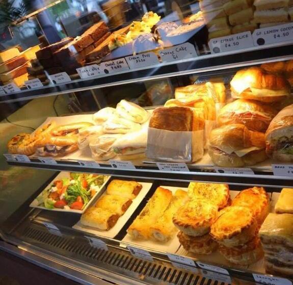 汽车旅馆  Parnell Pines