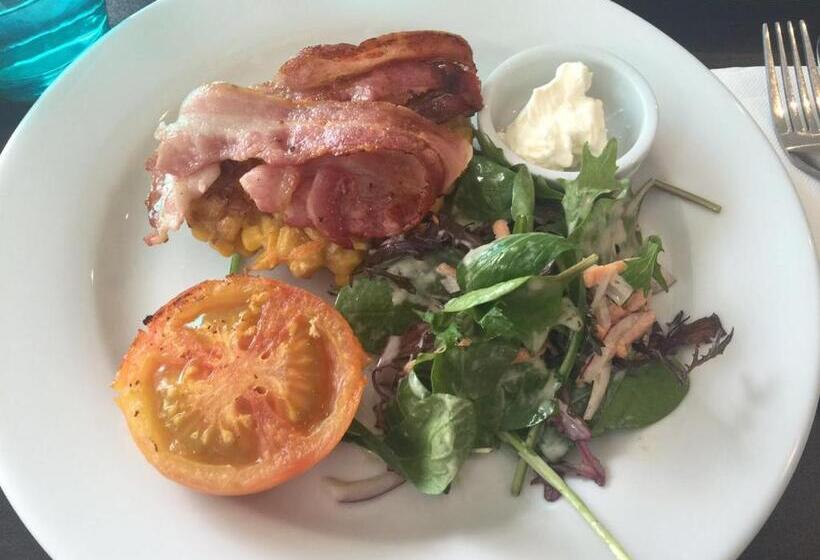 汽车旅馆  Parnell Pines