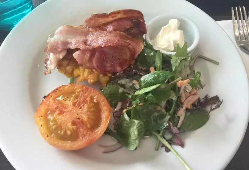 מוטל Parnell Pines