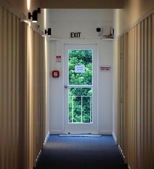 汽车旅馆  Parnell Pines