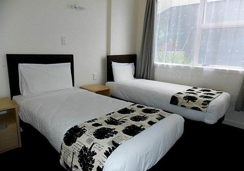 汽车旅馆  Parnell Pines