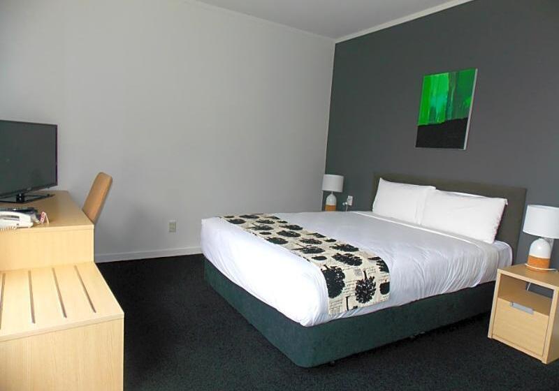 汽车旅馆  Parnell Pines