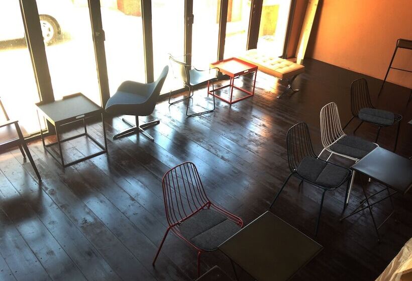 פנסיון Hostel Maro