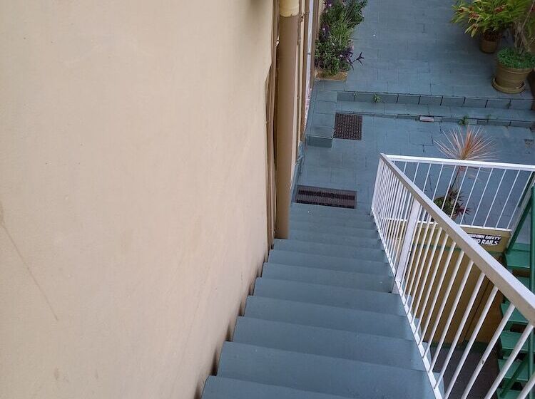 پانسیون Shalom Guest House