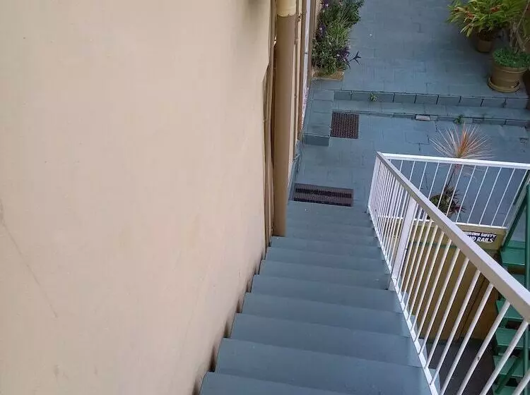 پانسیون Shalom Guest House