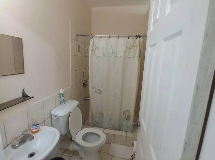 پانسیون Shalom Guest House