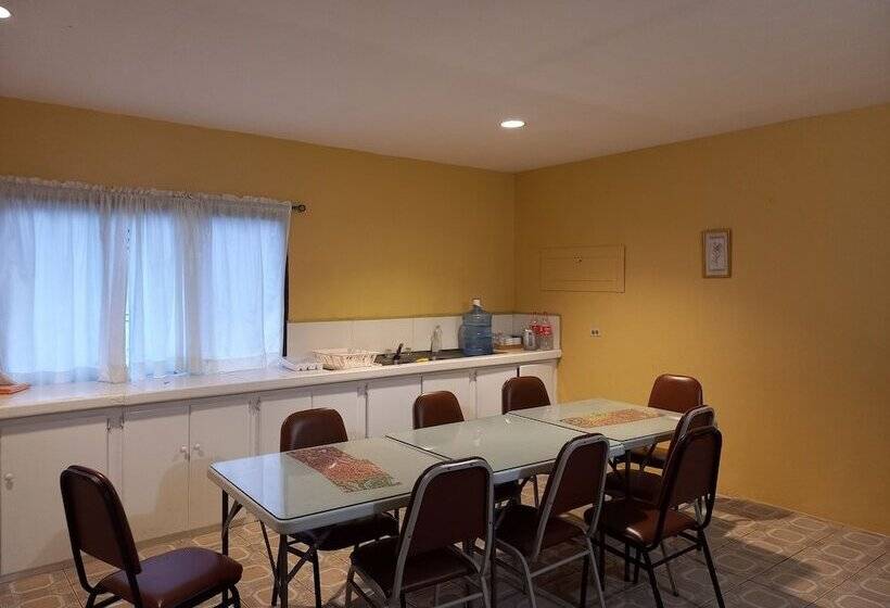 پانسیون Shalom Guest House