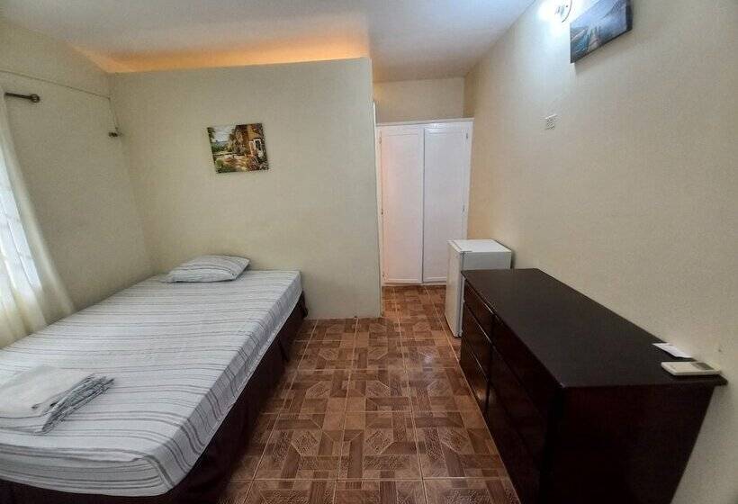 پانسیون Shalom Guest House