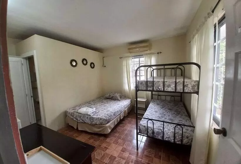 پانسیون Shalom Guest House