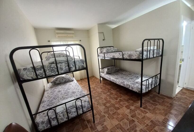 پانسیون Shalom Guest House