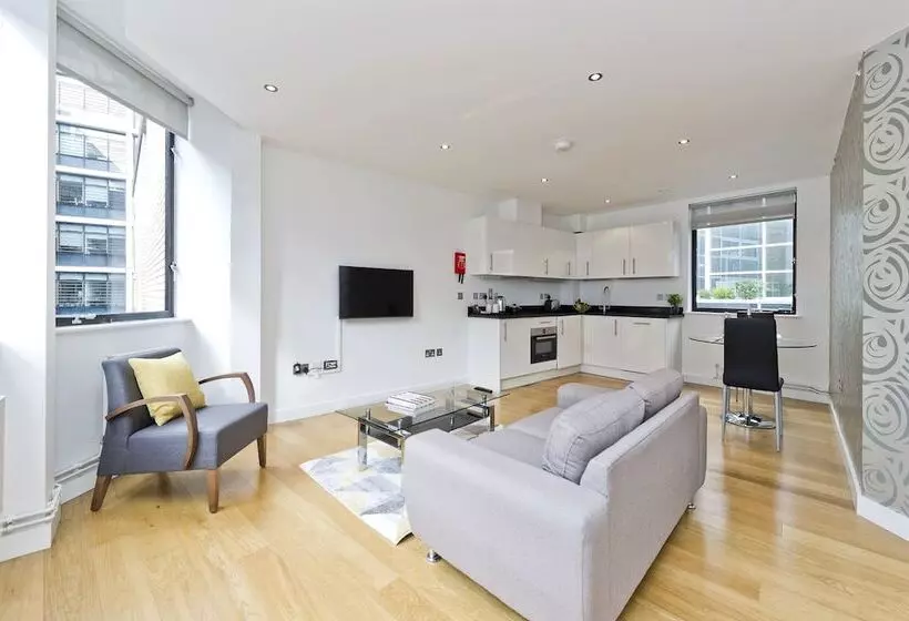 Red Lion Court By City2stay