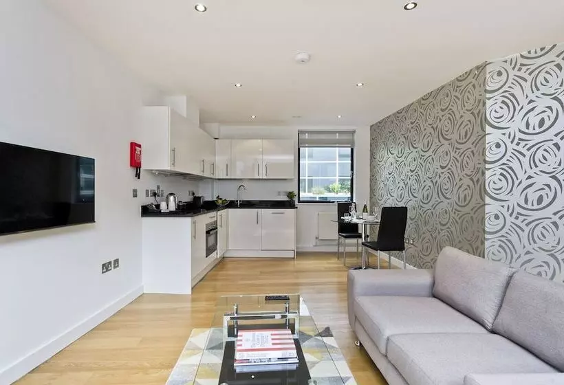 Red Lion Court By City2stay