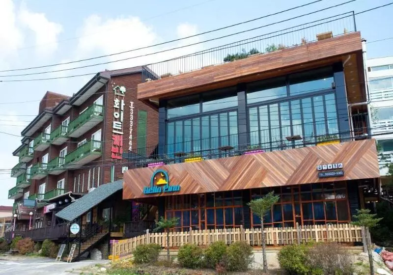 Отель White Cabin