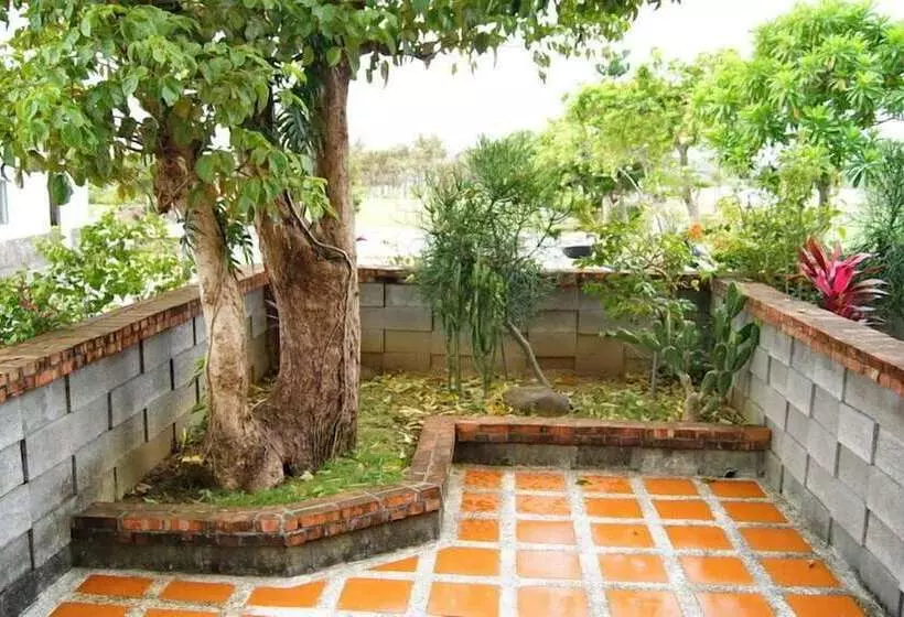 Lovestar Lakeside Hotel   Stars Building