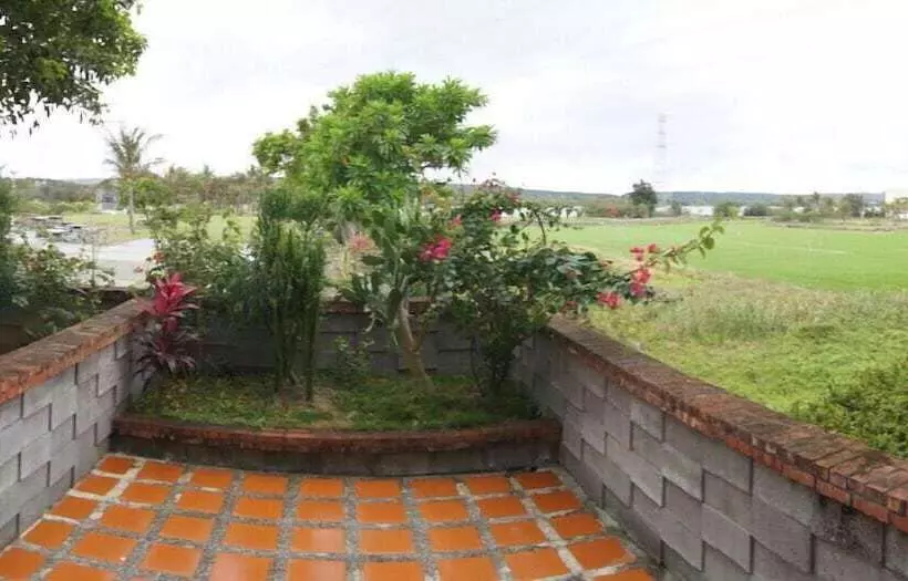 Lovestar Lakeside Hotel   Stars Building