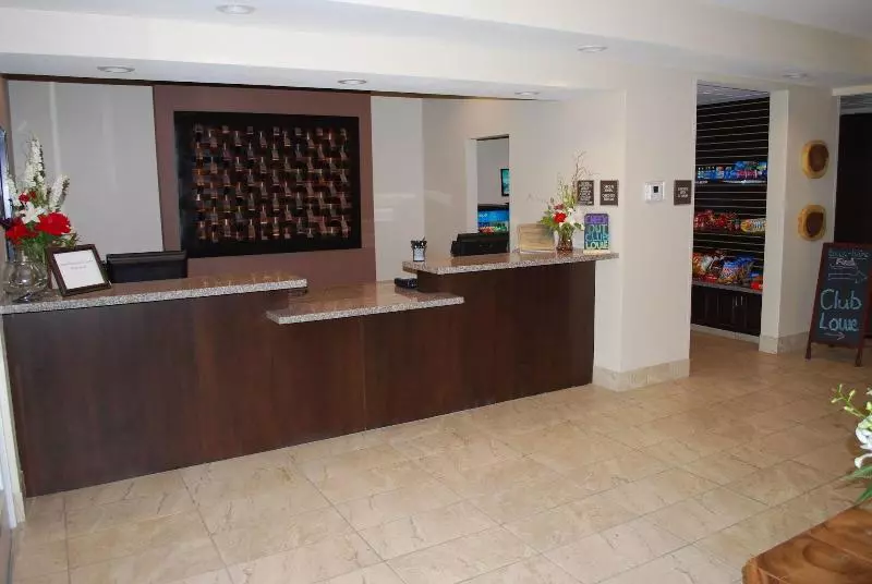 هتل Landmark Suites Williston