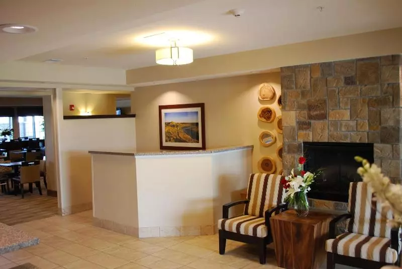 هتل Landmark Suites Williston