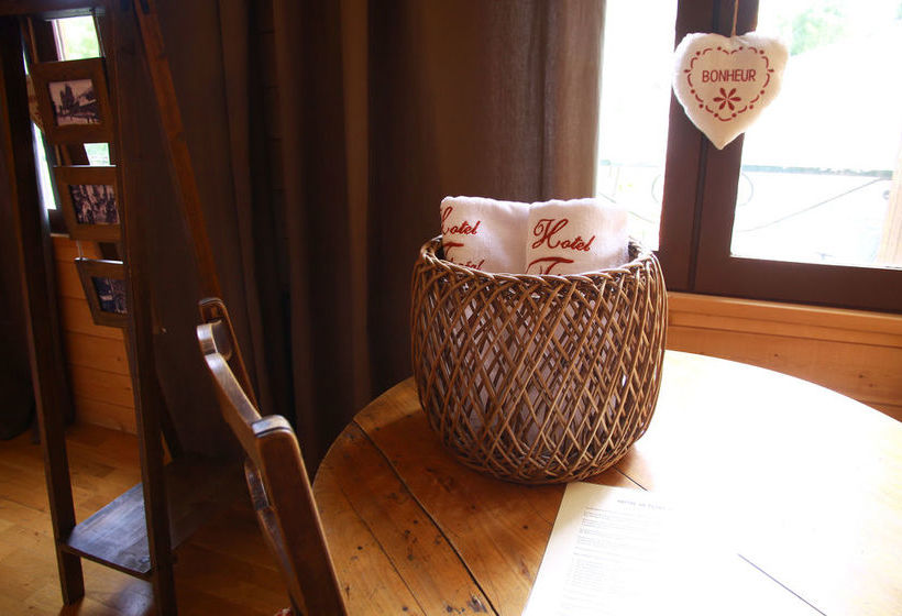 בית מלון כפרי Hôtel Le Floréal