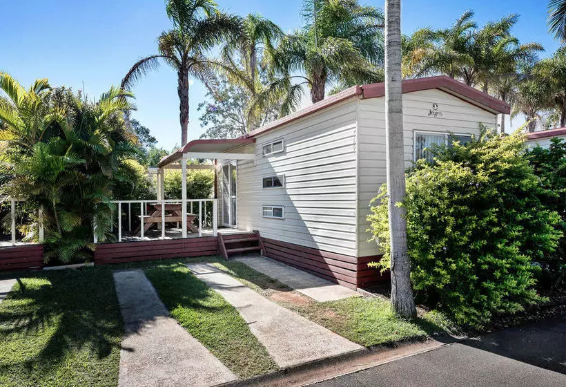 هتل Melaleuca Caravan Park