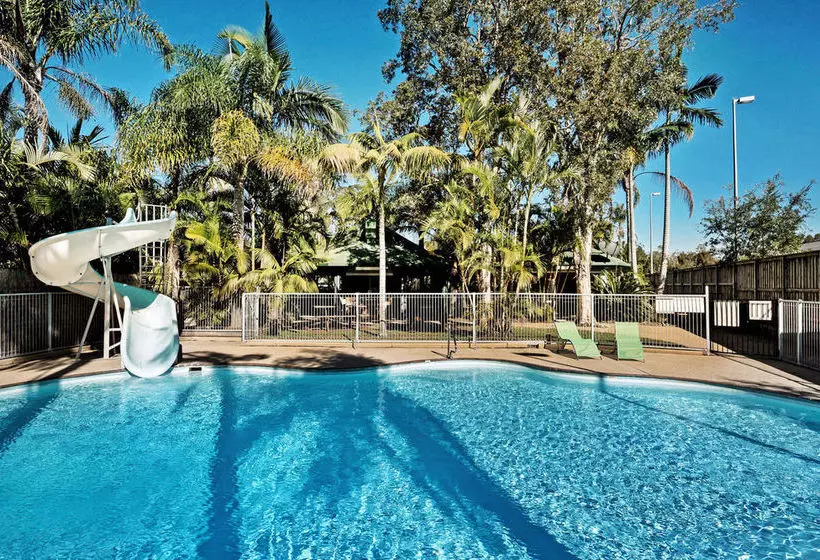 هتل Melaleuca Caravan Park
