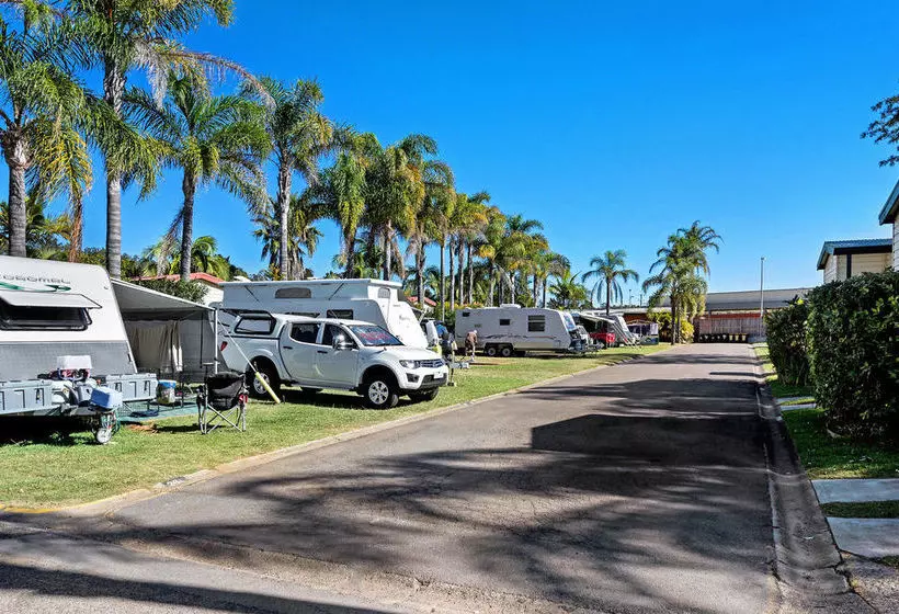 هتل Melaleuca Caravan Park