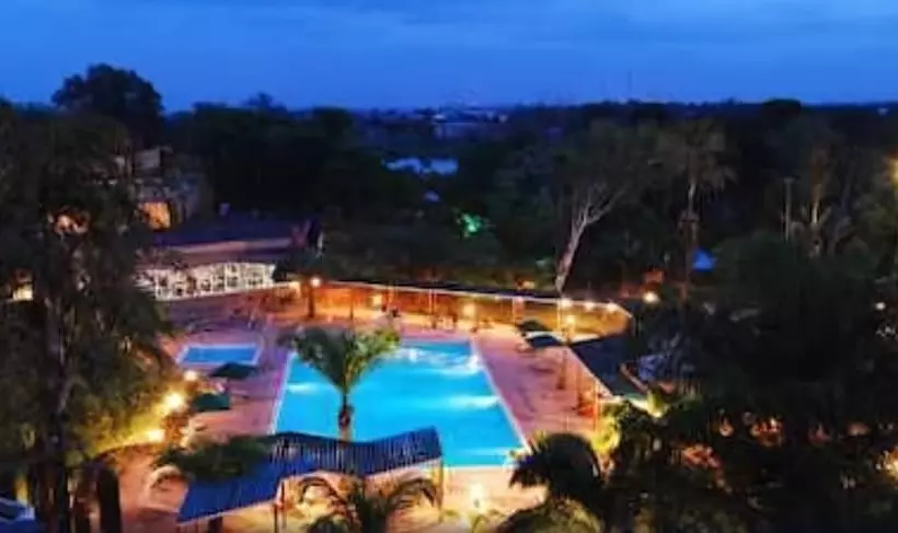 هتل Nike Lake Resort