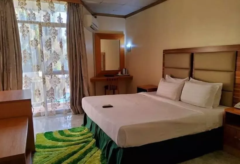 هتل Nike Lake Resort