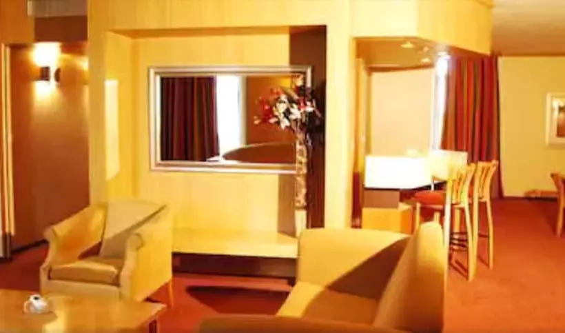 هتل Nike Lake Resort