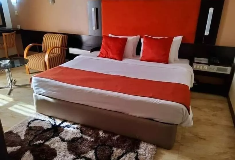 هتل Nike Lake Resort