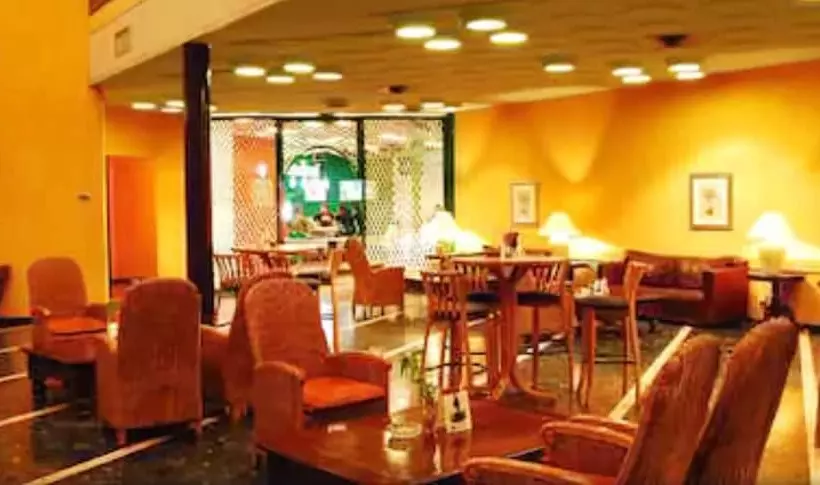 هتل Nike Lake Resort