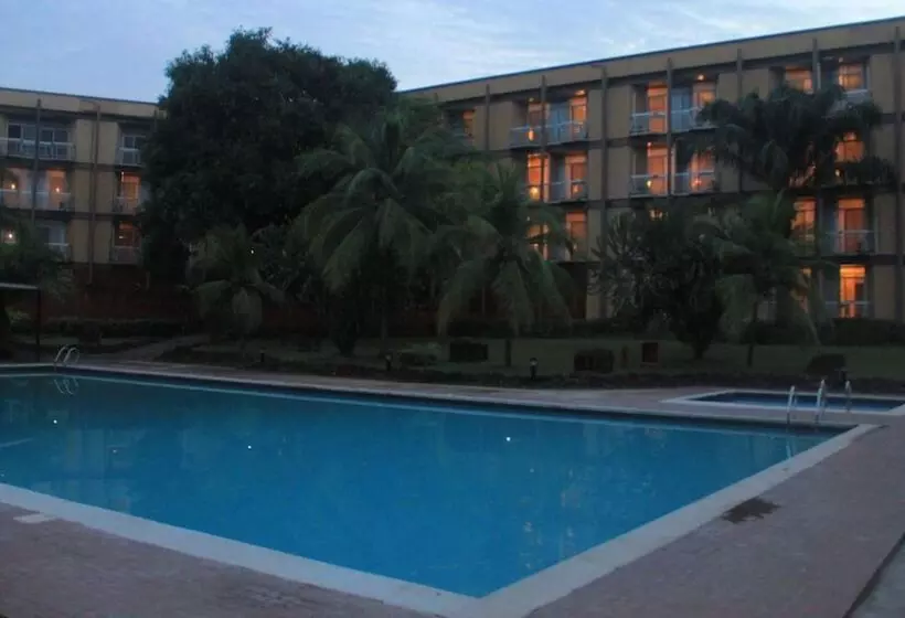 هتل Nike Lake Resort