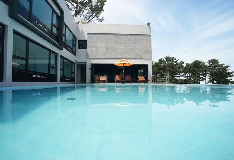 酒店 Ninespavill