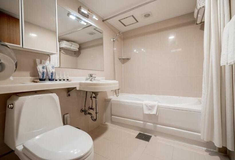 Oriens Hotel & Residences Myeongdong