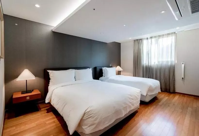 Oriens Hotel & Residences Myeongdong