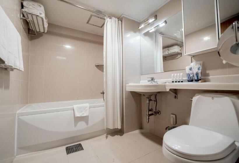 Oriens Hotel & Residences Myeongdong