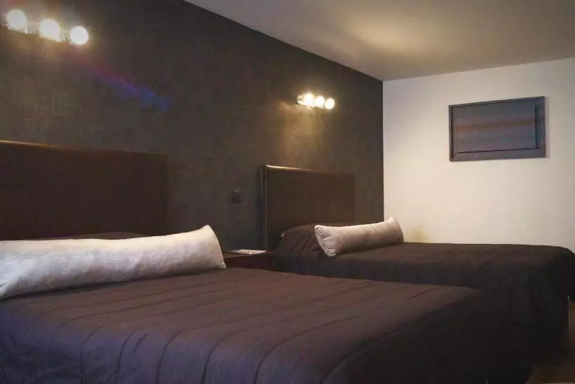 Hotelli Suites Meson Del Cid