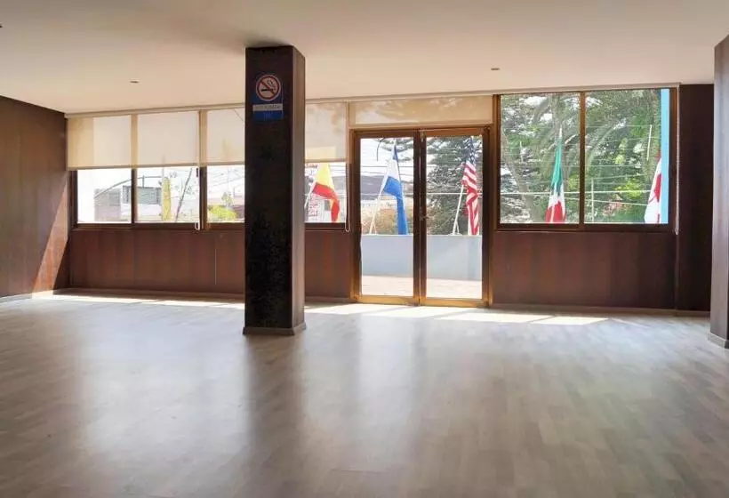 Hotelli Suites Meson Del Cid