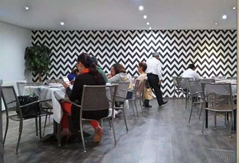 Hotelli Suites Meson Del Cid