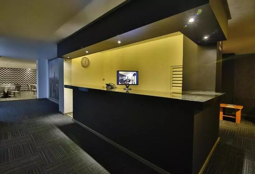 Hotelli Suites Meson Del Cid