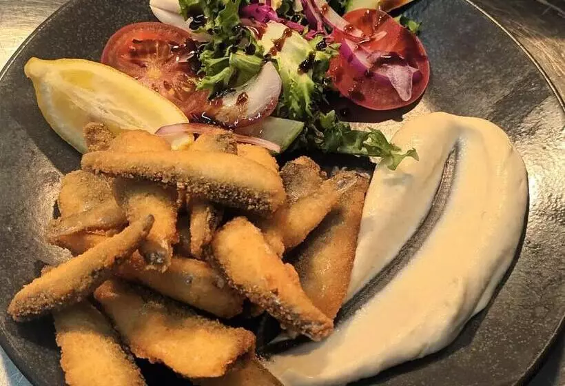 هتل The George Inn