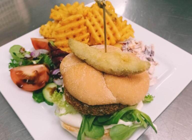 בית מלון כפרי The George Inn