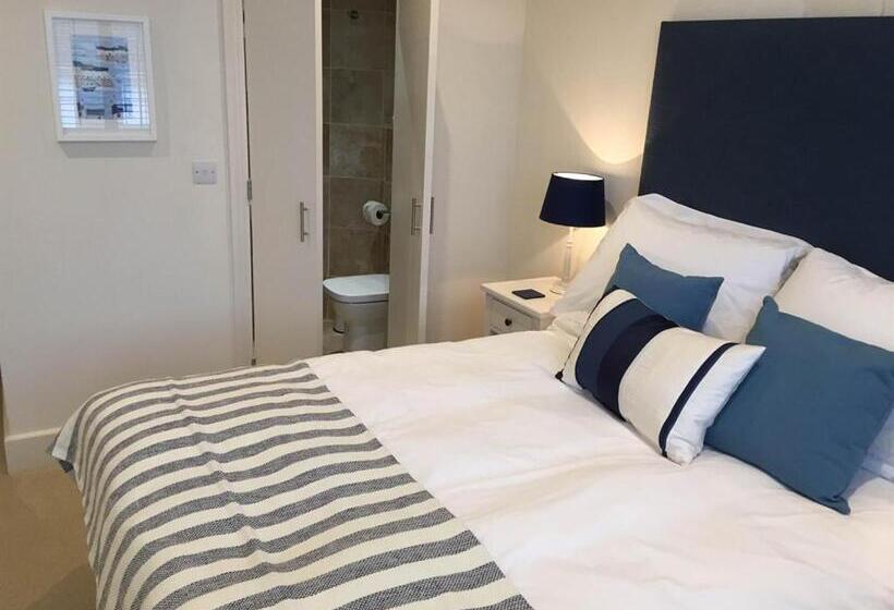 בית מלון כפרי The George Inn