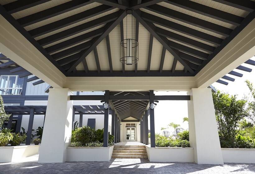 هتل The Island House