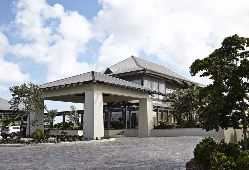 هتل The Island House