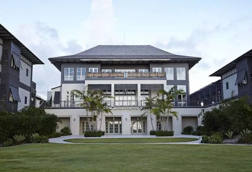 هتل The Island House