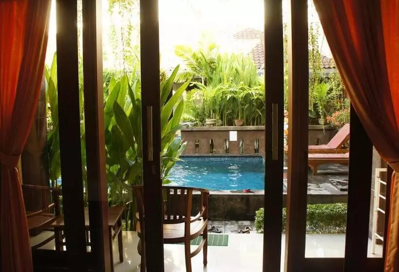 هتل Waringin Home Stay